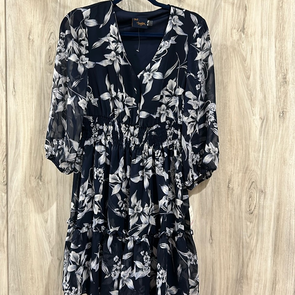 NWT Just Taylor floral dress